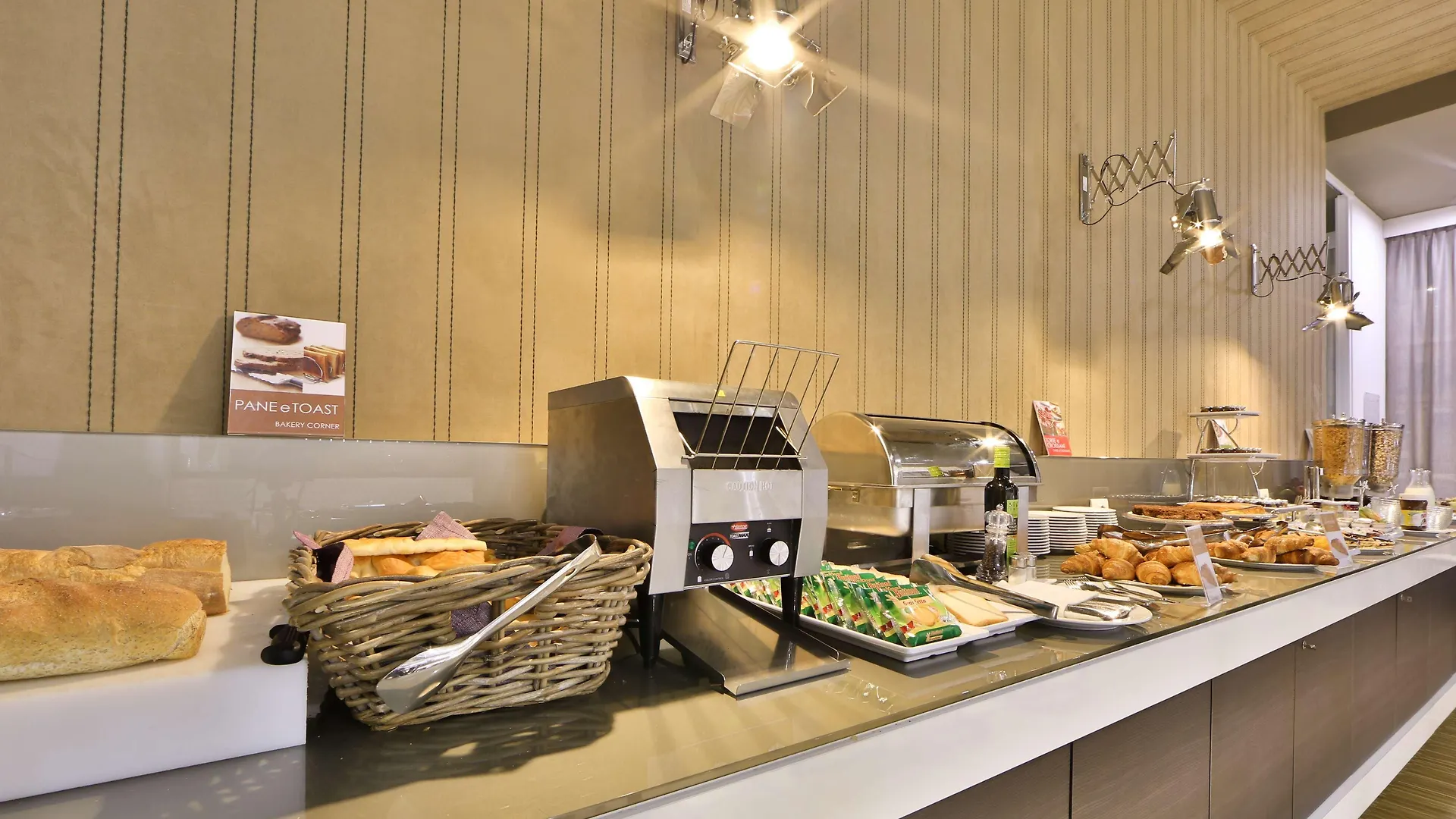 Best Western Premier Chc Airport Janov