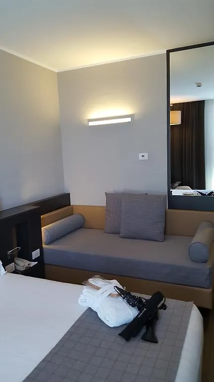 Best Western Premier Chc Airport Janov Hotel