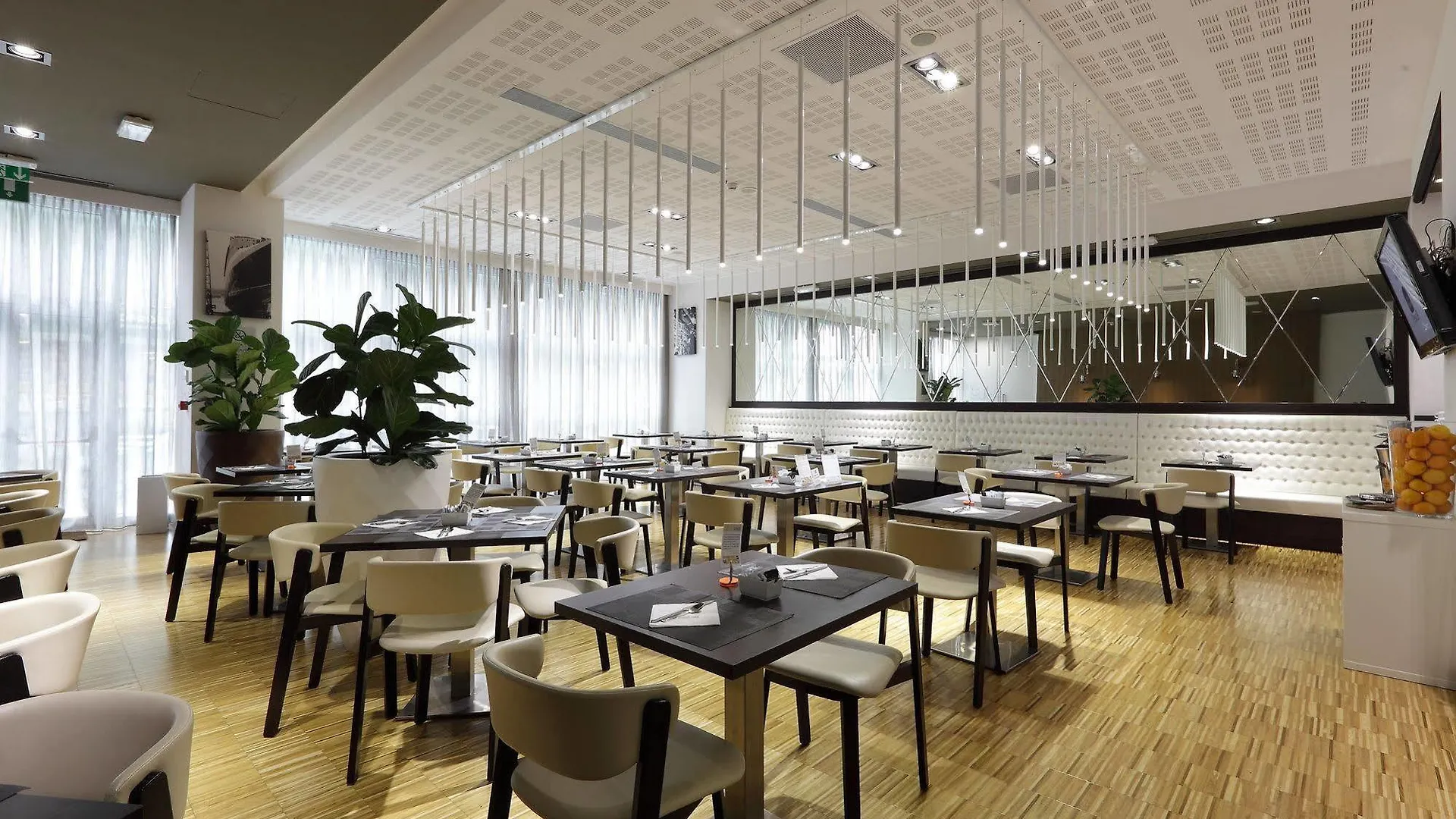 Best Western Premier Chc Airport Janov Hotel